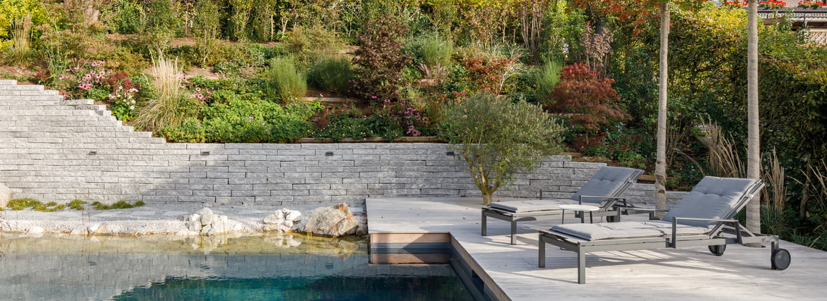 Hang Hang, Garten, Naturpool, Liegestuhl